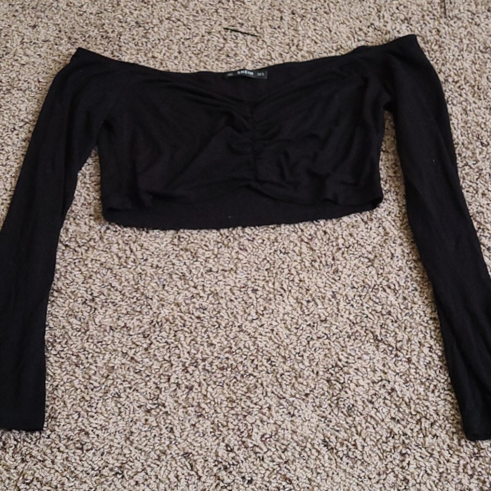Like new long sleeve crop top - Picture 3 of 6